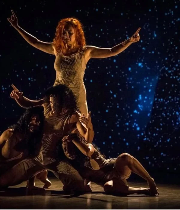Coreografía y espectáculo de danza contemporánea dirigido por Aldo Salazar en Costa Rica.